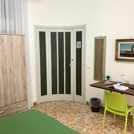 לינה וארוחת בוקר טרפאני Solemare מראה חיצוני תמונה